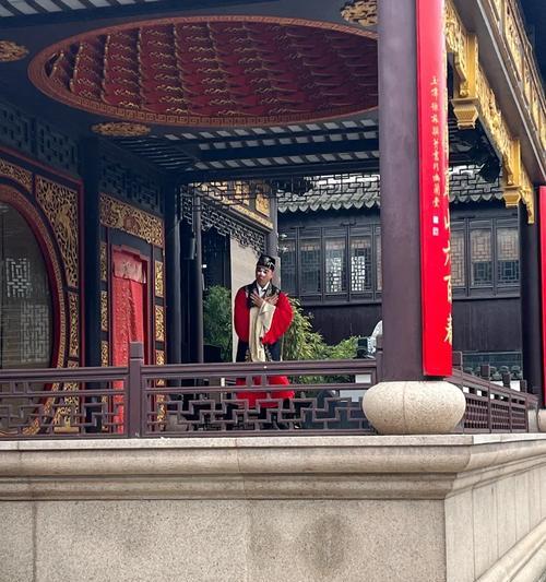 周庄攻略（打造无敌装备，征服周庄）